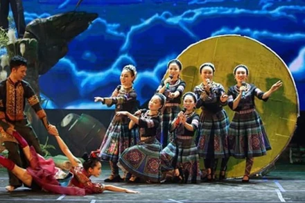 Cảnh trong vở “Mỵ” của Nhà hát Ca múa nhạc dân gian Việt Bắc. (Ảnh: Thu Hằng)