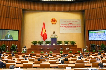 Quang cảnh hội nghị tại hội trường Diên Hồng.