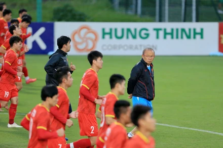 Đội tuyển Việt Nam chuẩn bị cho trận gặp Nhật Bản trên sân Mỹ Đình. (Ảnh: VFF)