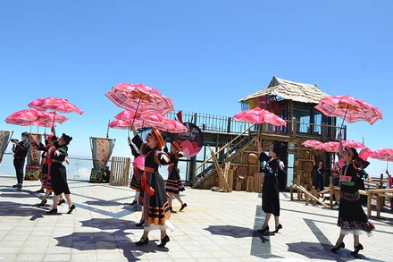 Bản sắc văn hóa dân tộc bản địa ở Sa Pa.