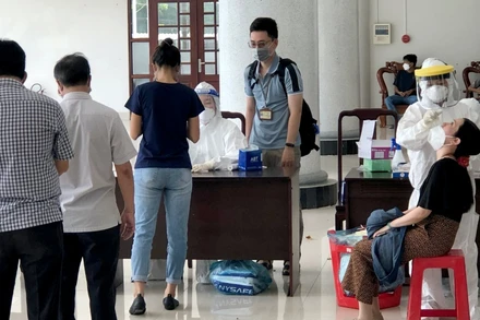 Sóc Trăng tăng cường sàng lọc, xét nghiệm để kịp thời phát hiện F0 trong cộng đồng.