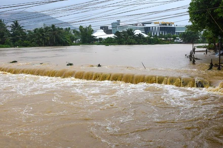 Mưa lớn ở khu vực từ Thừa Thiên Huế đến Khánh Hòa còn diễn biến phức tạp. (Ảnh minh họa)