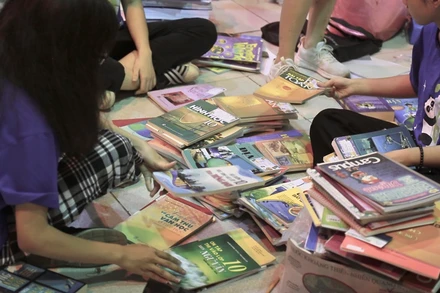 Năm 2020, sự kiện “Lượm Đây” đã thu về 3 tấn sách truyện và 2.000 bộ quần áo để ủng hộ cho các em nhỏ có hoàn cảnh khó khăn. (Ảnh: BTC Striped Project) 