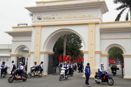 Trường THPT Quảng Xương 1 ở thị trấn huyện lỵ Quảng Xương, tỉnh Thanh Hóa.