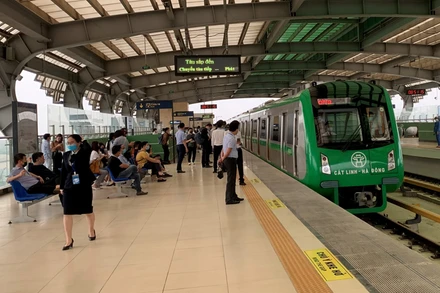 Đoàn tàu đường sắt đô thị Cát Linh - Hà Đông.