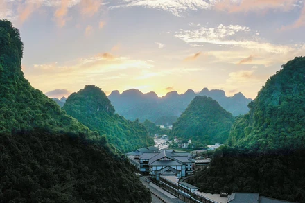 Toàn cảnh khu nghỉ dưỡng khoáng nóng Yoko Onsen Quang Hanh. 