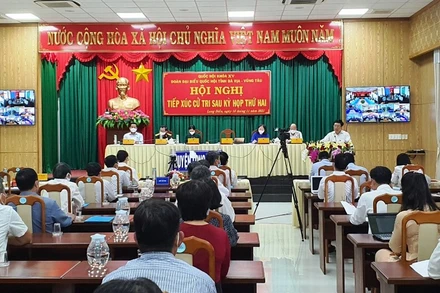 Đoàn đại biểu Quốc hội tỉnh Bà Rịa-Vũng Tàu tiếp xúc cử tri.