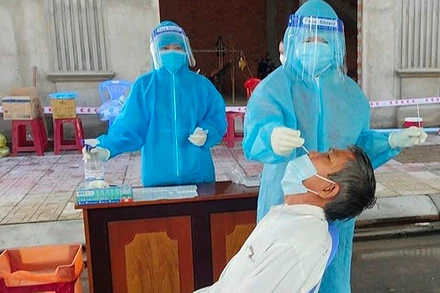 Xét nghiệm, tầm soát F0 tại TP Bến Tre, tỉnh Bến Tre. 