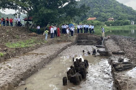 Khai quật khảo cổ tại khu vực phía nam Khu tích lịch sử Cố đô Hoa Lư (Ninh Bình).