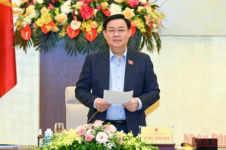 Chủ tịch Quốc hội Vương Đình Huệ phát biểu khai mạc phiên họp. (Ảnh: DUY LINH)