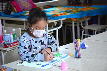 UBND tỉnh Nam Định yêu cầu nhiều huyện cho học sinh dừng đến trường, chuyển sang học trực tuyến từ ngày 8/11.