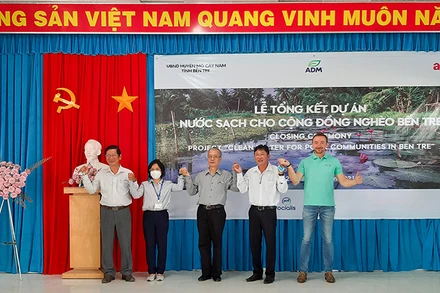 Các đại biểu tại lễ tổng kết dự án. Ảnh: AFV