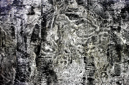 Niệm 01 – 244cmx366cm, lacquer trên gỗ và sắt.