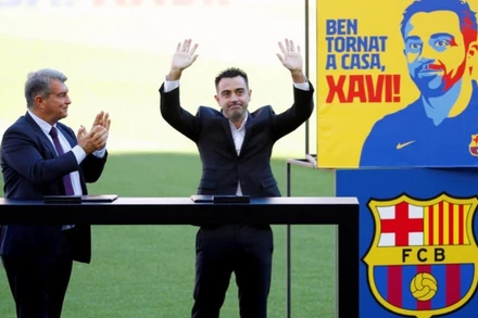 Xavi Hernández trở lại Barcelona trên cương vị huấn luyện viên. (Ảnh: elpais.com)
