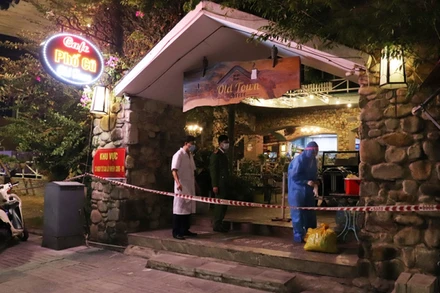 Quán cà-phê Old Town (Hạ Long) đã được phong tỏa theo quy định.