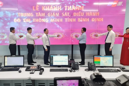 Khai trương Trung tâm Giám sát, điều hành đô thị thông minh tỉnh Bình Định.
