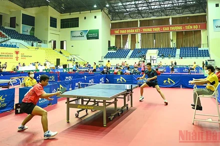 Trận đấu tại nội dung đồng đội nam giữa Quảng Nam và Đồng Nai. 