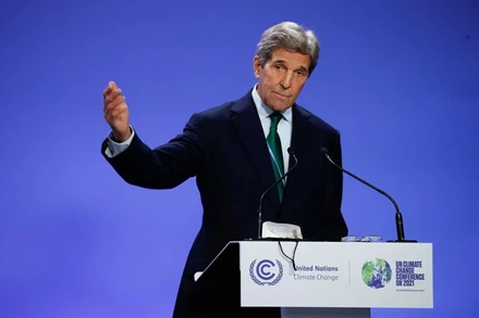 Ông John Kerry phát biểu ý kiến tại phiên họp của COP26, ngày 5/11. (Ảnh: Reuters)