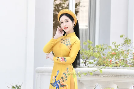 Tiến sĩ, nghệ sĩ Phương Nga.