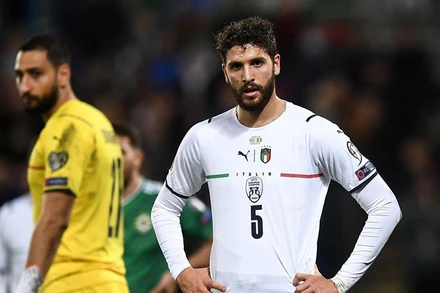 Italia sẽ phải đá play-off để tranh suất dự World Cup 2022. (Ảnh: Getty Images)