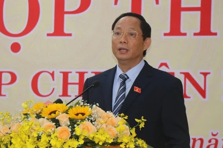 Phó Chủ tịch Quốc hội Trần Quang Phương phát biểu tại kỳ họp thứ 5 HĐND tỉnh Quảng Ngãi khóa XIII. 