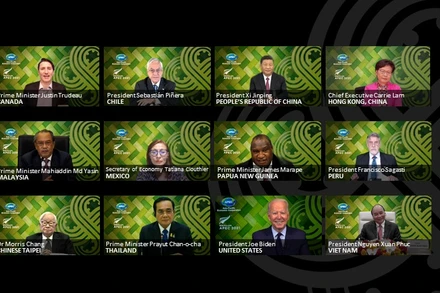Chủ tịch nước Nguyễn Xuân Phúc và các nhà lãnh đạo các nền kinh tế APEC tại hội nghị không chính thức tháng 7/2021. Ảnh: APEC 2021.