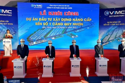Công ty cổ phần Cảng Quy Nhơn khởi công Dự án đầu tư xây dựng nâng cấp Bến số 1 Cảng Quy Nhơn. (Ảnh: CÁT HÙNG)