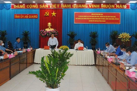 Quang cảnh buổi họp.
