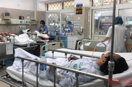 Thói quen tự mua kháng sinh sử dụng đang làm giảm cơ hội điều trị cho chính bệnh nhân khi gặp phải tình trạng kháng kháng sinh. 