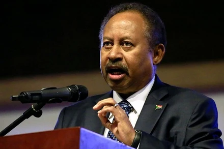 Ông Abdalla Hamdok sẽ tiếp tục đảm nhiệm vai trò là Thủ tướng trong thời kỳ chuyển tiếp tại Sudan. (Ảnh: Reuters)