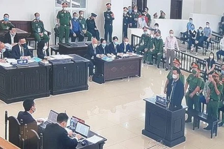 Phiên tòa xét xử vụ án Phan Văn Anh Vũ đưa hối lộ Nguyễn Duy Linh.