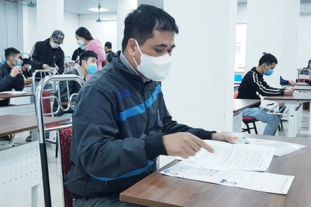 Đăng ký dự thi tiếng Hàn năm 2021 theo chương trình EPS trong ngành sản xuất chế tạo và ngư nghiệp tại Hà Nội (Ảnh: HCES).