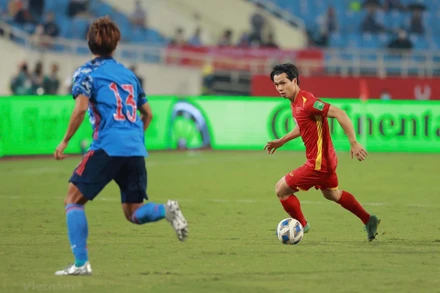 Công Phượng nằm trong đội hình xuất phát nhưng cũng không thể hiện được nhiều trước hàng phòng ngự Nhật Bản. (Ảnh: Hiển Nguyễn/Vietnam+)