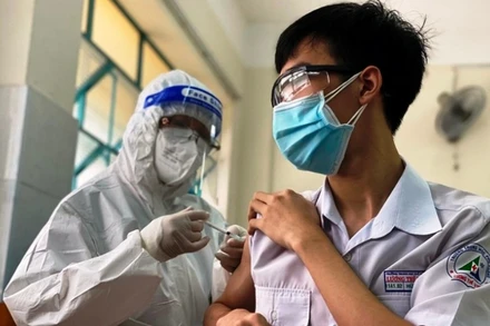 Tiêm vaccine phòng Covid-19 cho trẻ từ 12 đến 17 tuổi. (Ảnh: Duy Tuân)