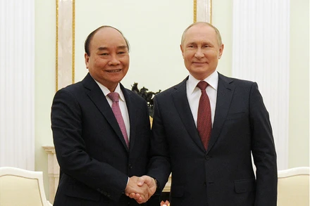 Chủ tịch nước Nguyễn Xuân Phúc và Tổng thống Vladimir Putin.