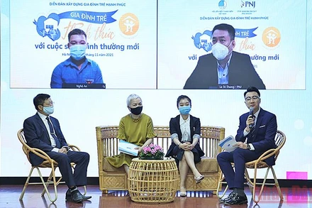 Các chuyên gia, đại biểu chia sẻ ý kiến tại Diễn đàn.