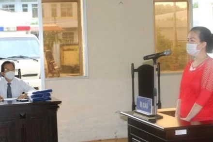 Bị cáo Bạch Thu Loan tại Tòa án nhân dân tỉnh Bạc Liêu.