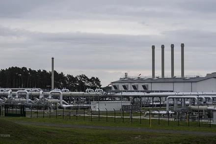 Trạm tiếp nhận khí đốt của hệ thống đường ống dẫn khí trên bộ Dòng chảy Phương Bắc 2 tại Lubmin, Đức ngày 21/9. (Ảnh: AFP/TTXVN)