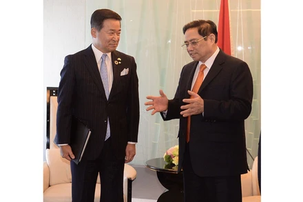 Thủ tướng Phạm Minh Chính trao đổi với lãnh đạo Tập đoàn Sumitomo.