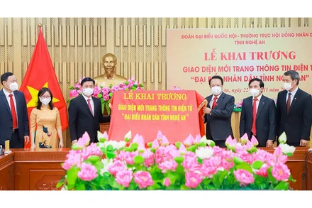 Khai trương giao diện mới của trang thông tin điện tử.