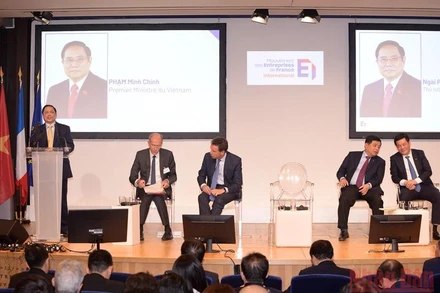 Thủ tướng Phạm Minh Chính tham dự Diễn đàn Doanh nghiệp Việt - Pháp.
