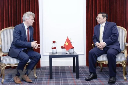 Thủ tướng Phạm Minh Chính tiếp đồng chí Fabien Roussel, Bí thư toàn quốc Đảng Cộng sản Pháp. (Ảnh: Dương Giang/TTXVN)