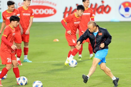 Đội tuyển Việt Nam tập luyện trước trận đấu với đội tuyển Nhật Bản. Ảnh: VFF