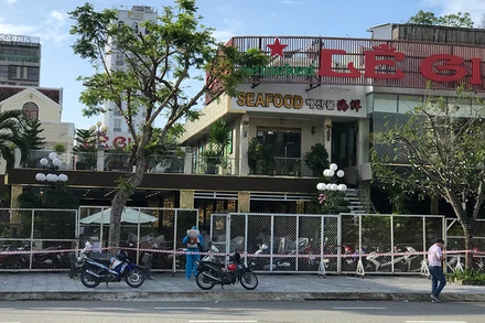 Tạm thời phong tỏa nhà hàng Lê Gia 2 và phun khử khuẩn sáng 3/11.