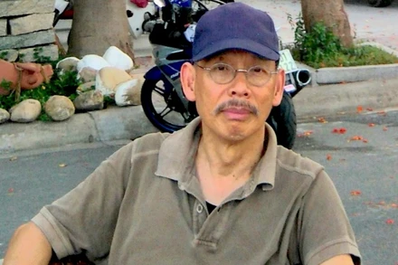 Chân dung hoạ sỹ Vĩnh Khoa - Vink chụp tại TP Đà Nẵng năm 2016.