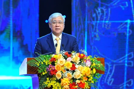 Đồng chí Đỗ Văn Chiến, Bí thư Trung ương Đảng, Chủ tịch Ủy ban Trung ương Mặt trận Tổ quốc Việt Nam phát biểu tại buổi lễ.