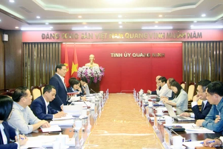 Quang cảnh buổi làm việc.