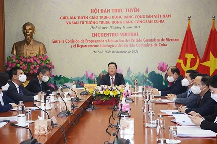 Các đại biểu tham dự cuộc hội đàm ở điểm cầu tại Việt Nam.