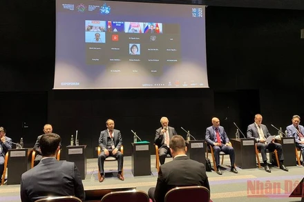 Toàn cảnh Diễn đàn doanh nghiệp Việt - Nga tại thành phố Saint Petersburg. 