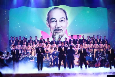 Chương trình nghệ thuật chào mừng Hội nghị văn hóa toàn quốc năm 2021. (Ảnh: Nam Nguyễn/Vietnam+)